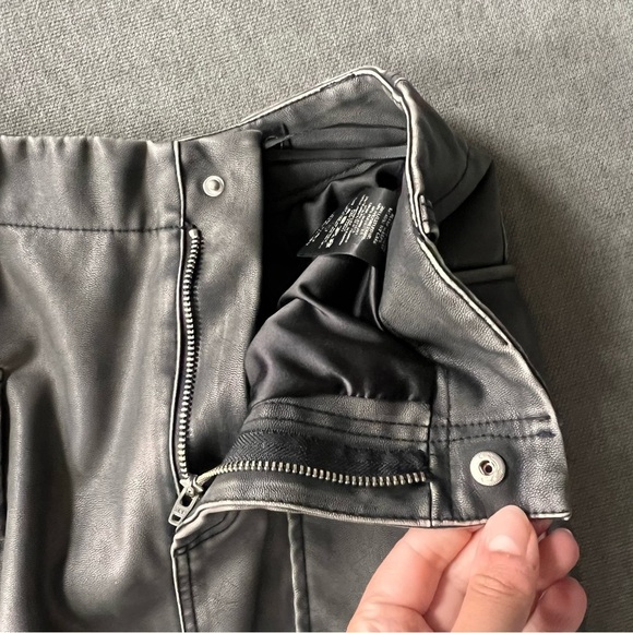 BLANK NYC Cargo Faux Leather Miniskirt 25 - Picture 10 of 11